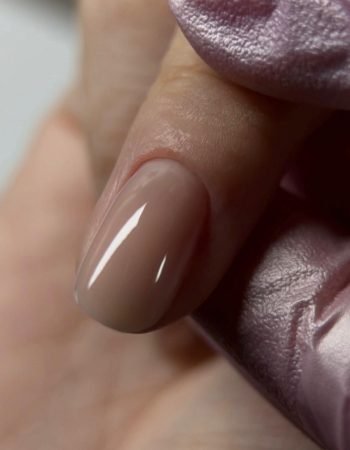 Urla Protez Tırnak Nude Tasarım ve Kalıcı Oje Uygulaması - GA Luxury Nails